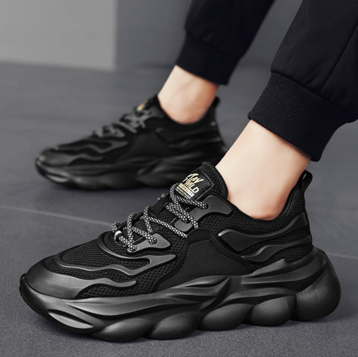 Men’s Lightweight Breathable Sports Sneakers